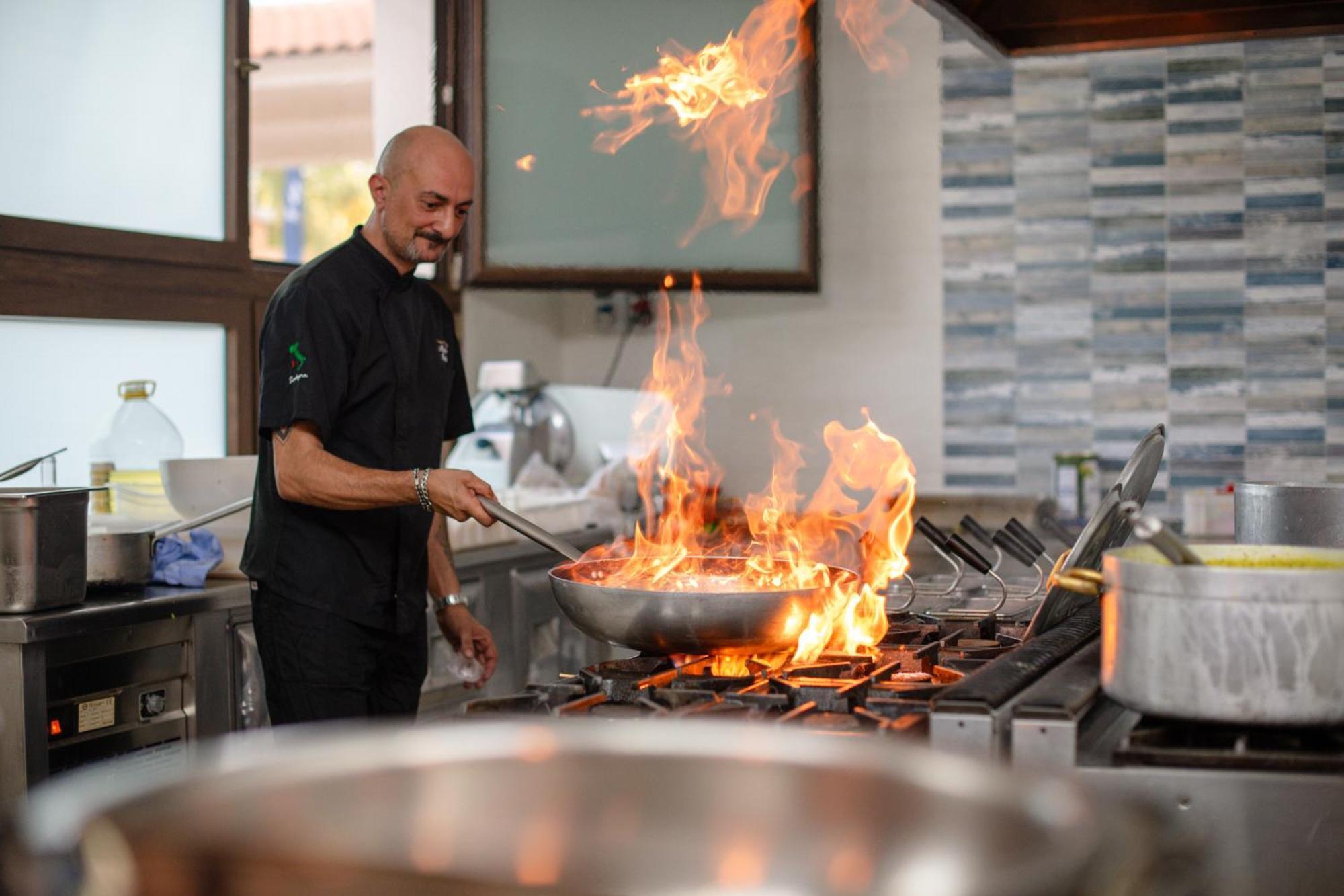 Hotel Amareclub Rocca Dorada Santa Margherita di Pula Esterno foto