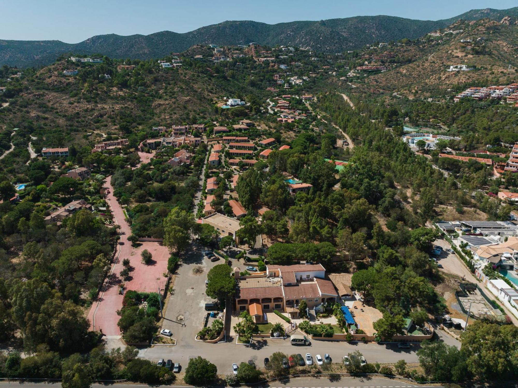 Hotel Amareclub Rocca Dorada Santa Margherita di Pula Esterno foto